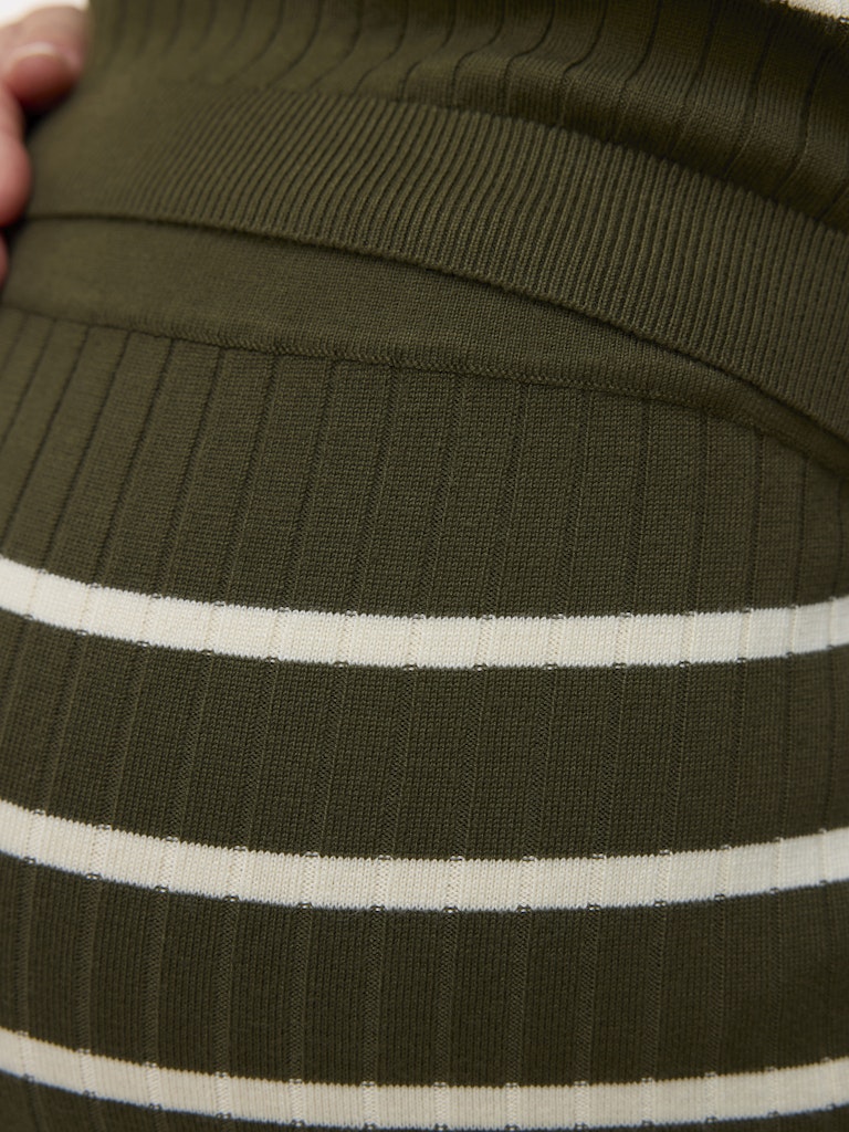 20019985_29414-2.jpg